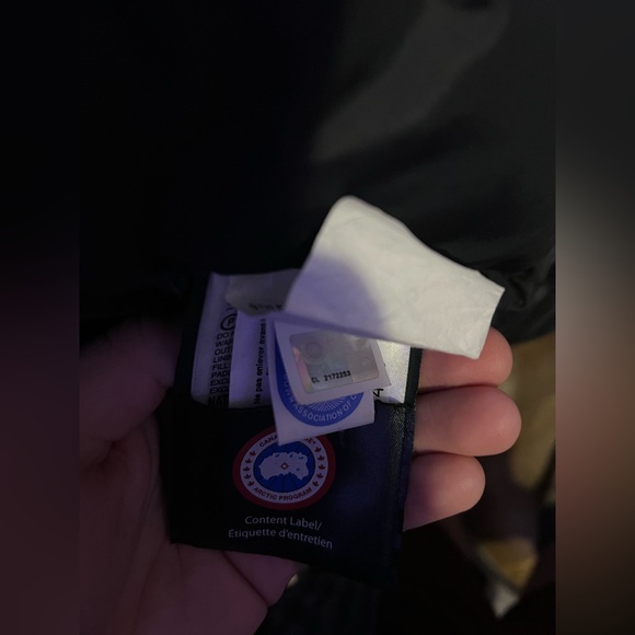 Men’s Canada goose coat - Picture 9 of 11